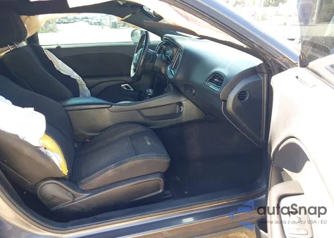 2018 Dodge Challenger Sxt z USA, uszkodzony, nr VIN 2C3CDZAG0JH219138